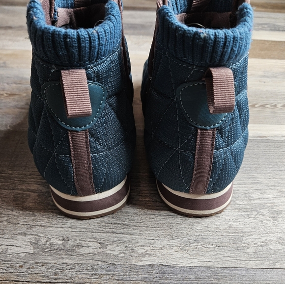 Teva ReEmber Mid Platform Chelsea Bootie Size 7 Teal Quilted - Picture 4 of 9